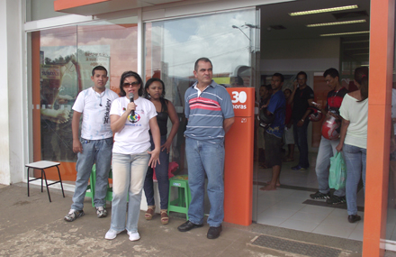 Itaú: o banco que mais lucra e explora seus empregados