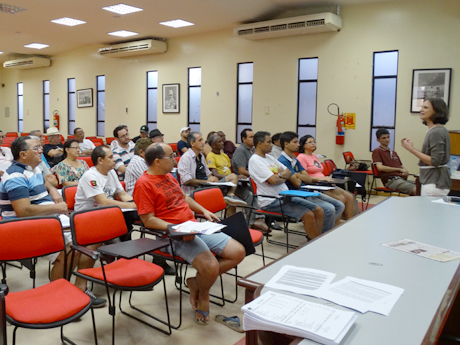 Palestra dá dicas para superar a timidez no ambiente profissional Palestra dá dicas para superar a timidez no ambiente profissional